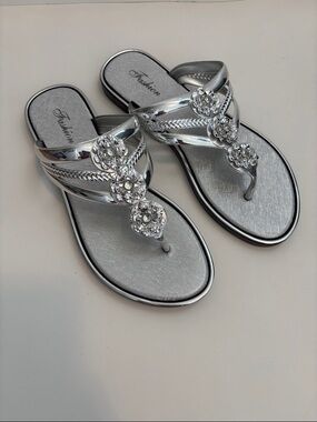 NEW! Silver Crystal Rhinestone Rosette Thong Sandals